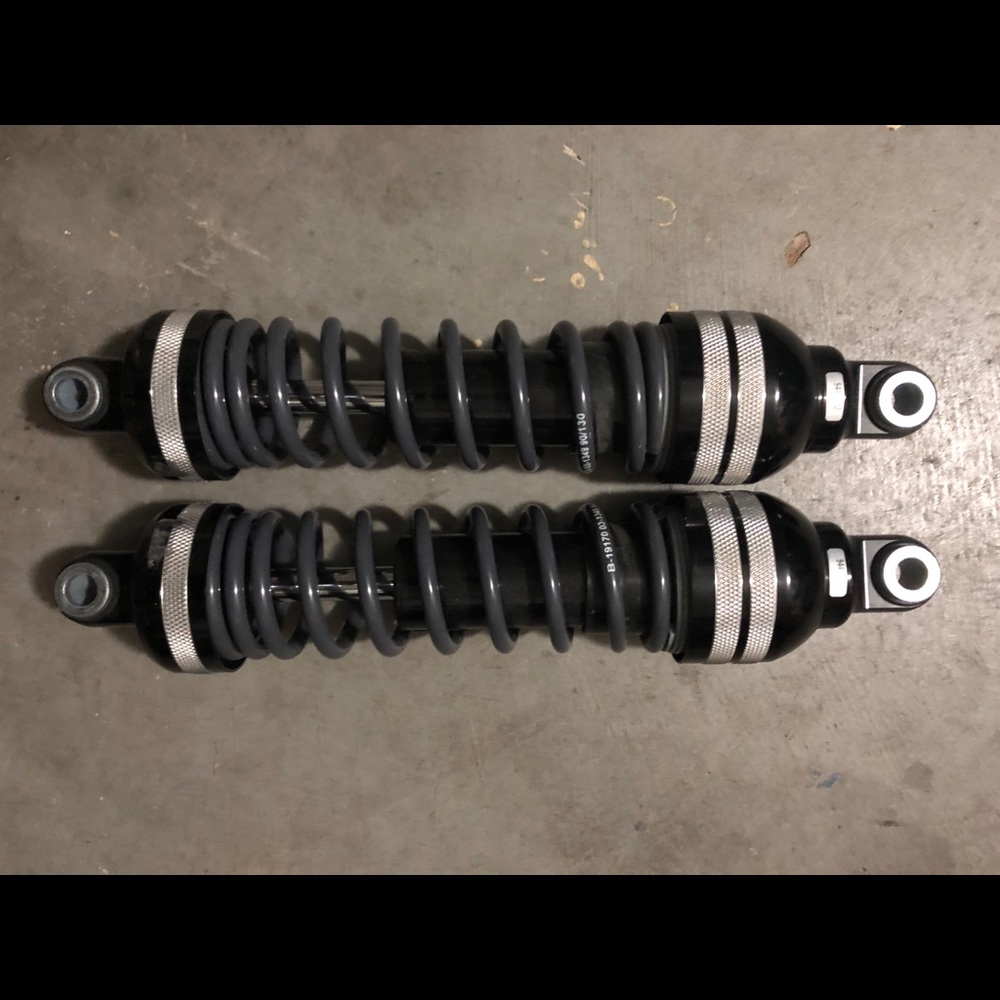 Harley Davidson adjustable shocks